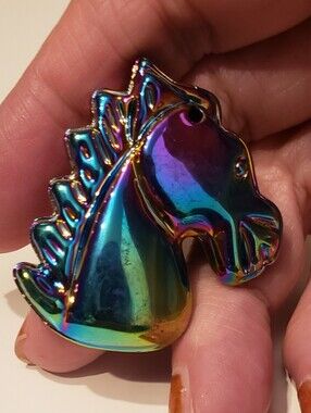 NEW Carved Rainbow Titanium Crystal Horse Head Pendant Bead 40x35x12mm. Striking
